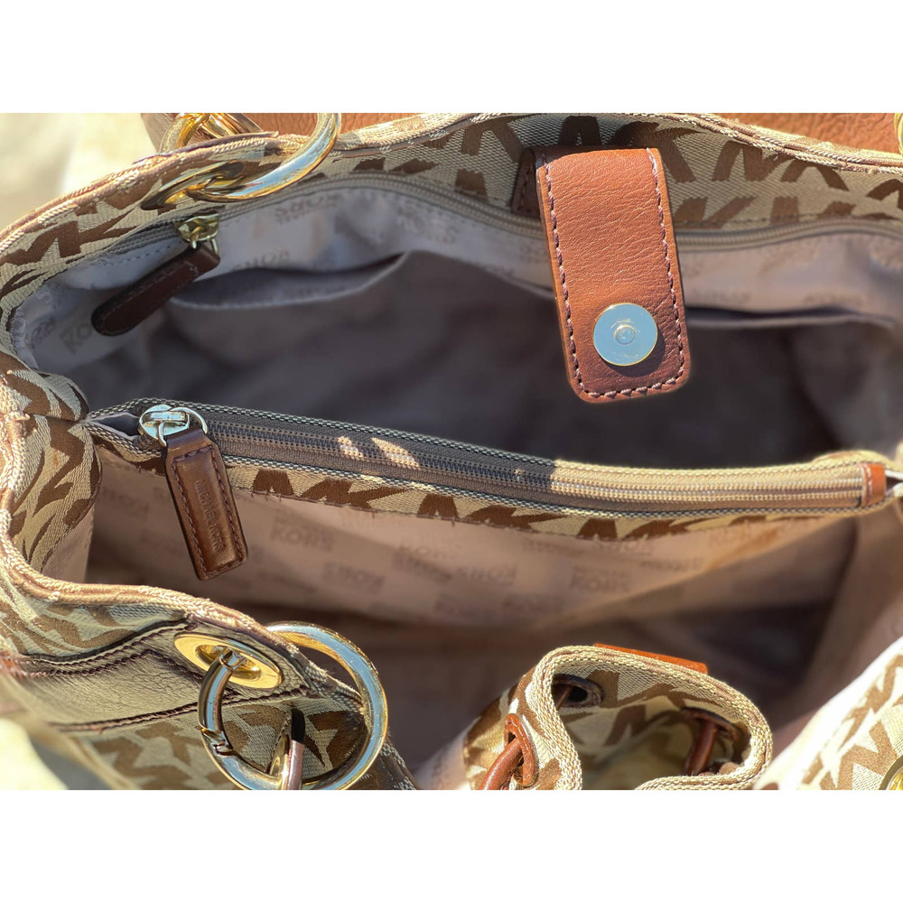 Michael Kors Ludlow Shoulder Bag - Picture 6 of 12
